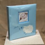 ΑΛΜΠΟΥΜ-ΓΑΛΑΖΙΟ''ΒΑΒΥ''ΜΕ ΠΡΟΒΑΤΑΚΙ ΚΑΙ ΦΩΤΟΓΡΑΦΙΑ 29X32CM - Image 3