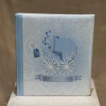 ΑΛΜΠΟΥΜ-ΓΑΛΑΖΙΟ ''BABY'' ΜΕ ΚΑΡΟΤΣΑΚΙ 29X32CM