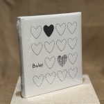 ΑΛΜΠΟΥΜ-ΛΕΥΚΟ/ΜΑΥΡΟ ΜΕ ΚΑΡΔΟΥΛΕΣ - Image 3