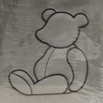 ΑΛΜΠΟΥΜ-ΓΚΡΙ ΒΕΛΟΥΔΙΝΟ ΜΕ ΑΡΚΟΥΔΑΚΙ - Image 2