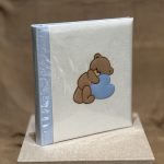 ΑΛΜΠΟΥΜ-ΛΕΥΚΟ/ΓΑΛΑΖΙΟ ΜΕ ΑΡΚΟΥΔΑΚΙ - Image 3