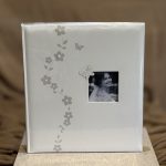 ΑΛΜΠΟΥΜ-ΛΕΥΚΟ ΜΕ ΛΟΥΛΟΥΔΑΚΙΑ ΡΙΖΟΧΑΡΤΟ